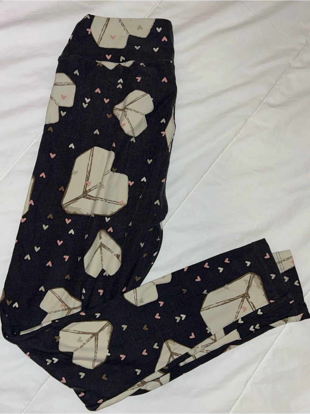 LuLaRoe Black Leggings with Cream & Pink Heart Print